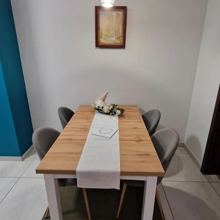 Gwiazda Przy Stoku Na Parterze Z Ogrodkiem